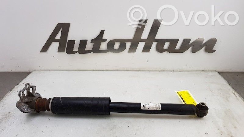 Opel Corsa E Takaiskunvaimennin 