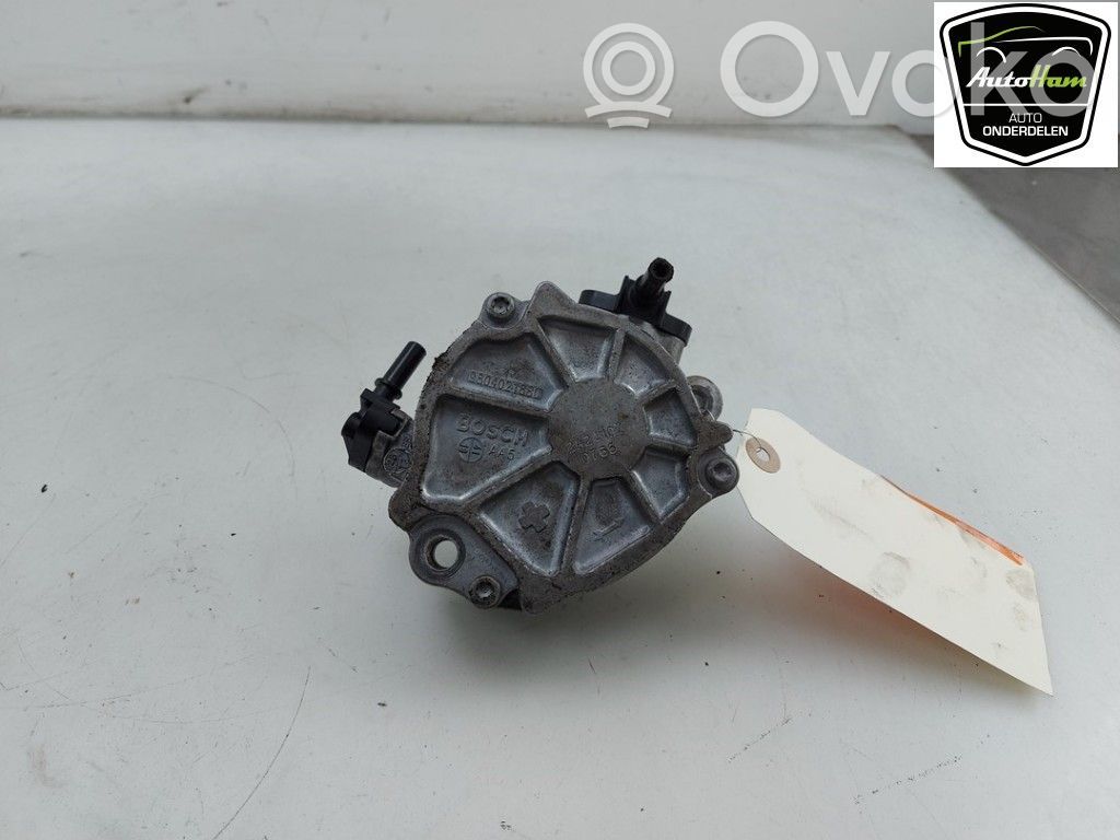 Volvo V40 Vacuum pump 