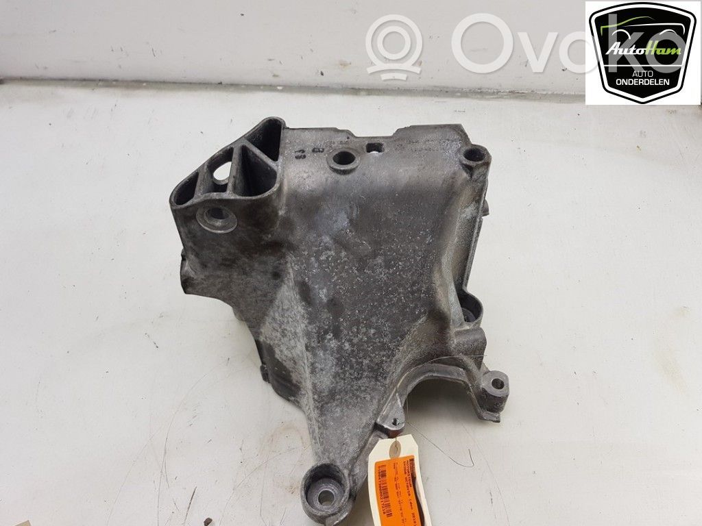 Skoda Octavia Mk3 (5E) Engine mount bracket 