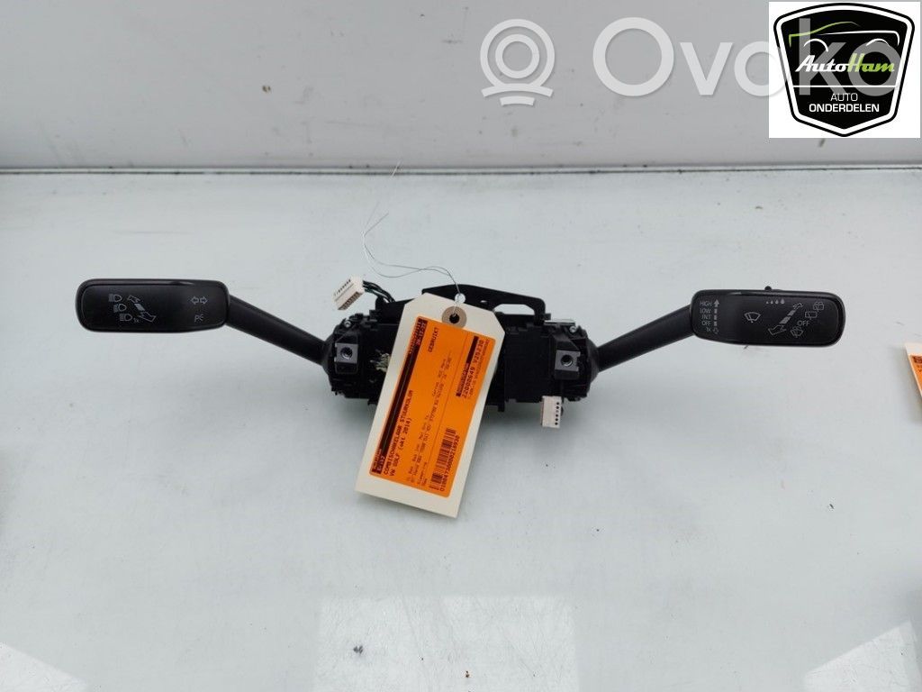 Volkswagen Golf VII Boutons / interrupteurs volant