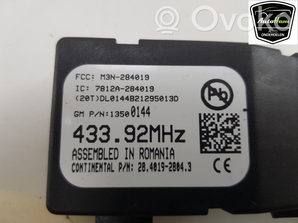 Opel Astra J Aerial antenna amplifier 
