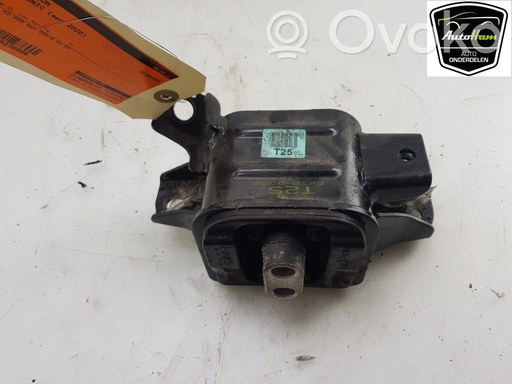 KIA Stonic Engine mount bracket 