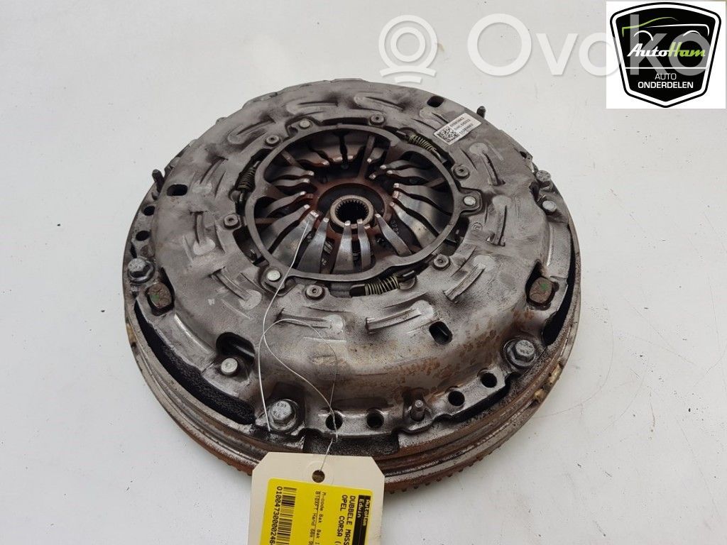 Opel Corsa E Divmasu spararats 