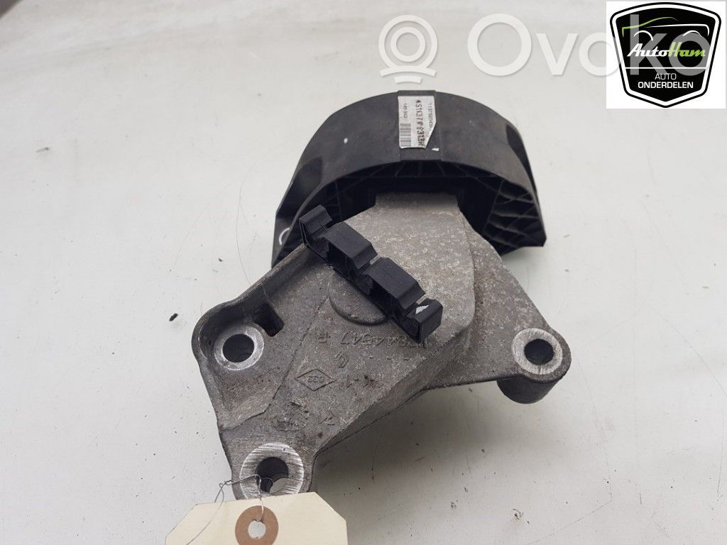 Renault Clio IV Engine mount bracket 