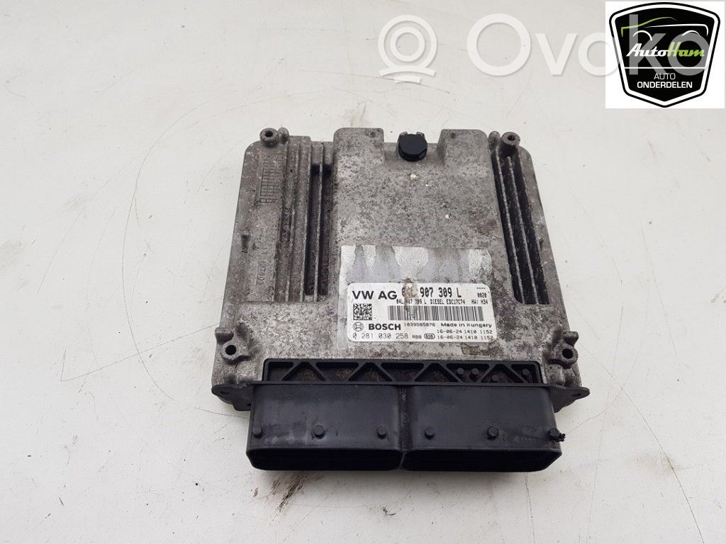 Audi A4 S4 B9 Engine control unit/module 
