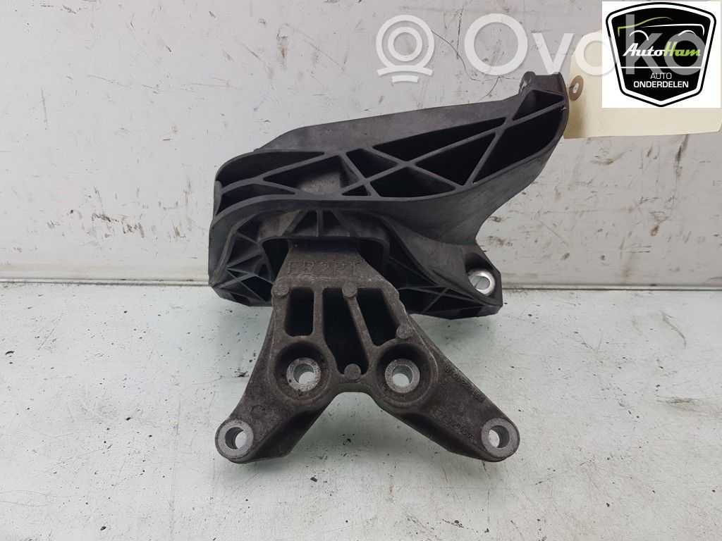 Opel Grandland X Engine mount bracket 