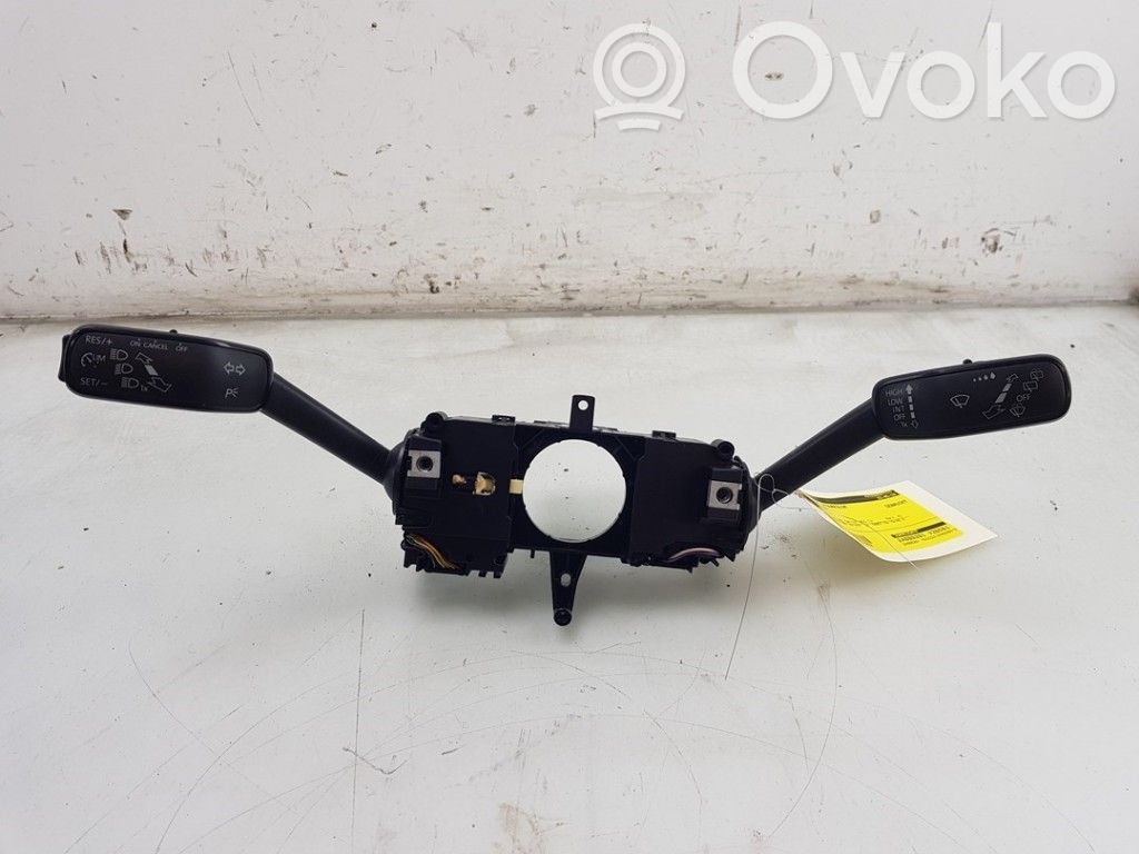 Seat Ibiza V (KJ) Interruptores/botones de la columna de dirección 