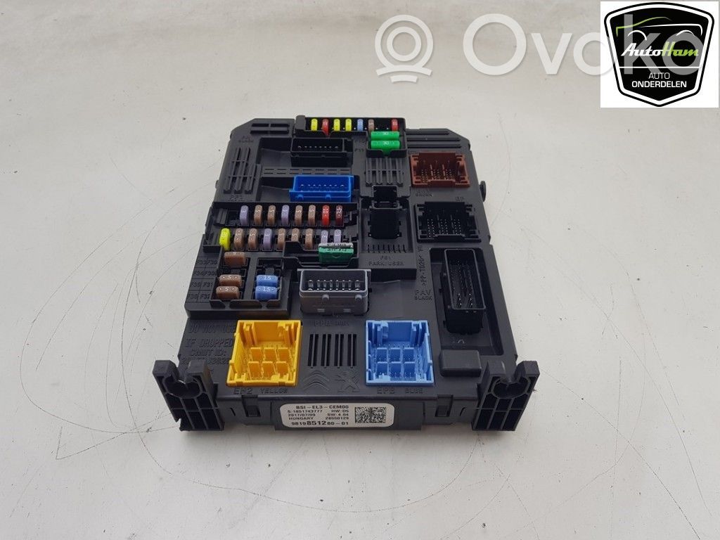 Opel Crossland X Fuse box set 