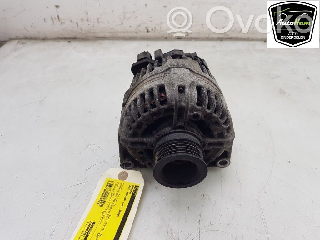 Opel Zafira B Alternator 