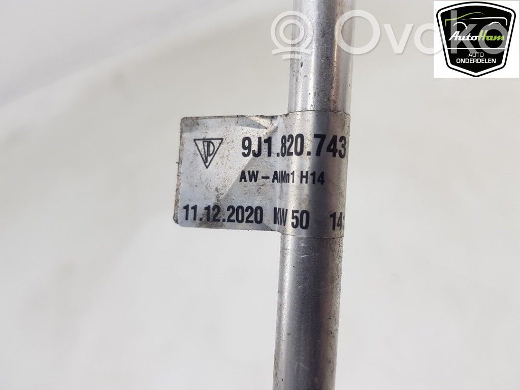 Porsche Taycan 9J1 Ilmastointilaitteen putki (A/C) 