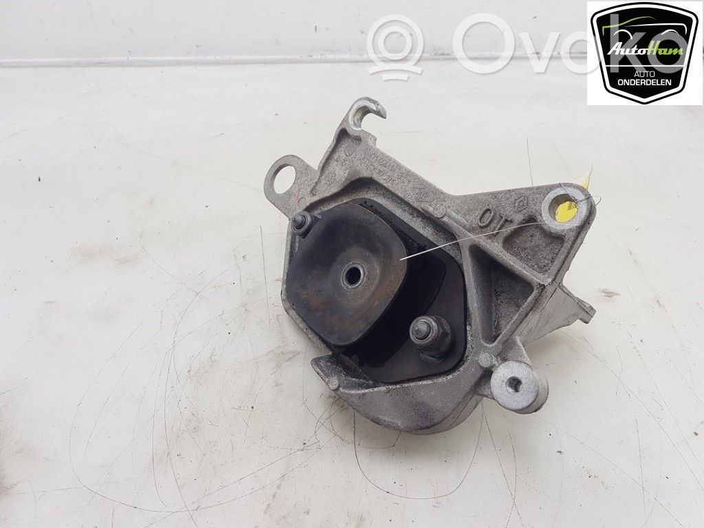 Renault Kadjar Engine mount bracket 