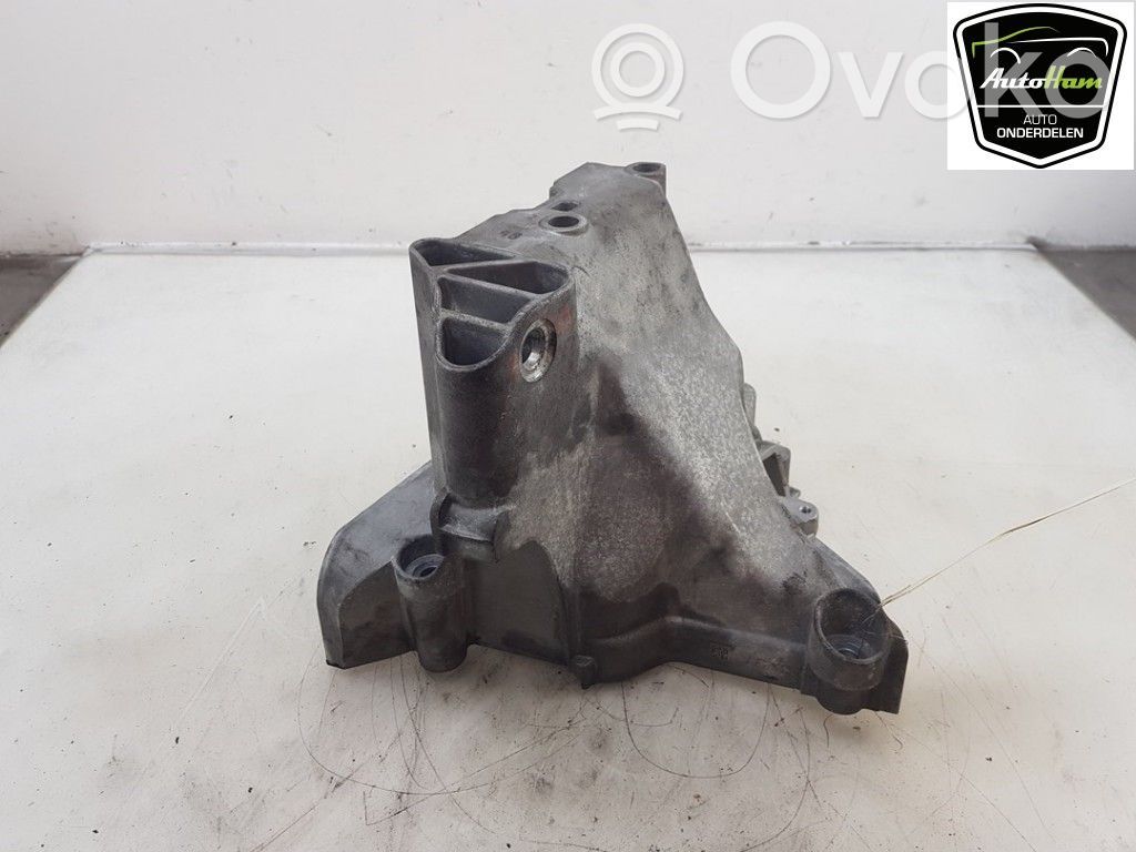 Seat Ibiza V (KJ) Engine mount bracket 