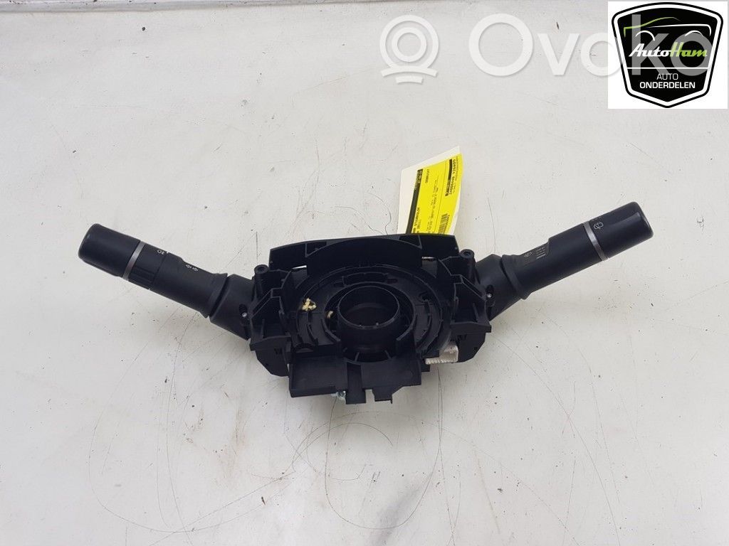 Mazda 2 Steering wheel buttons/switches 