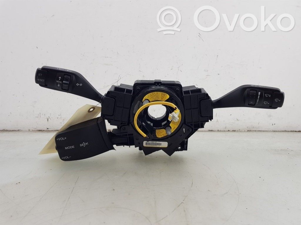 Ford Focus Steering wheel buttons/switches 