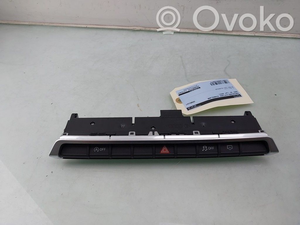 Audi Q2 - Hazard light switch 