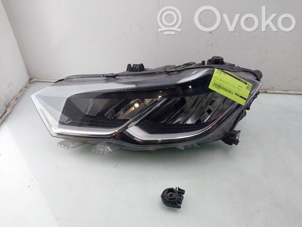 Volkswagen Polo VI Lampa przednia 