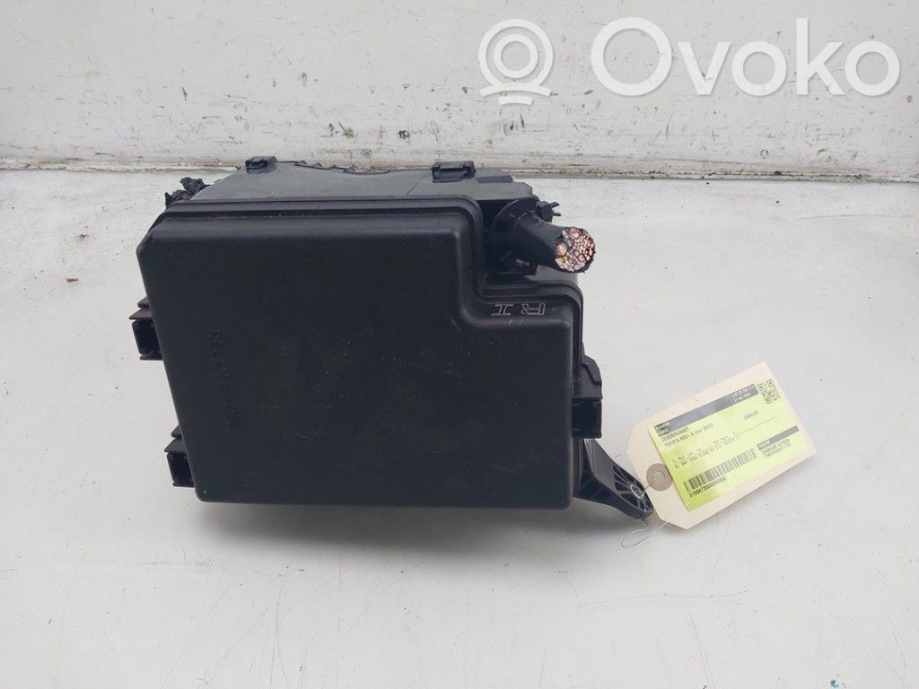 Toyota RAV 4 (XA40) Fuse box set 