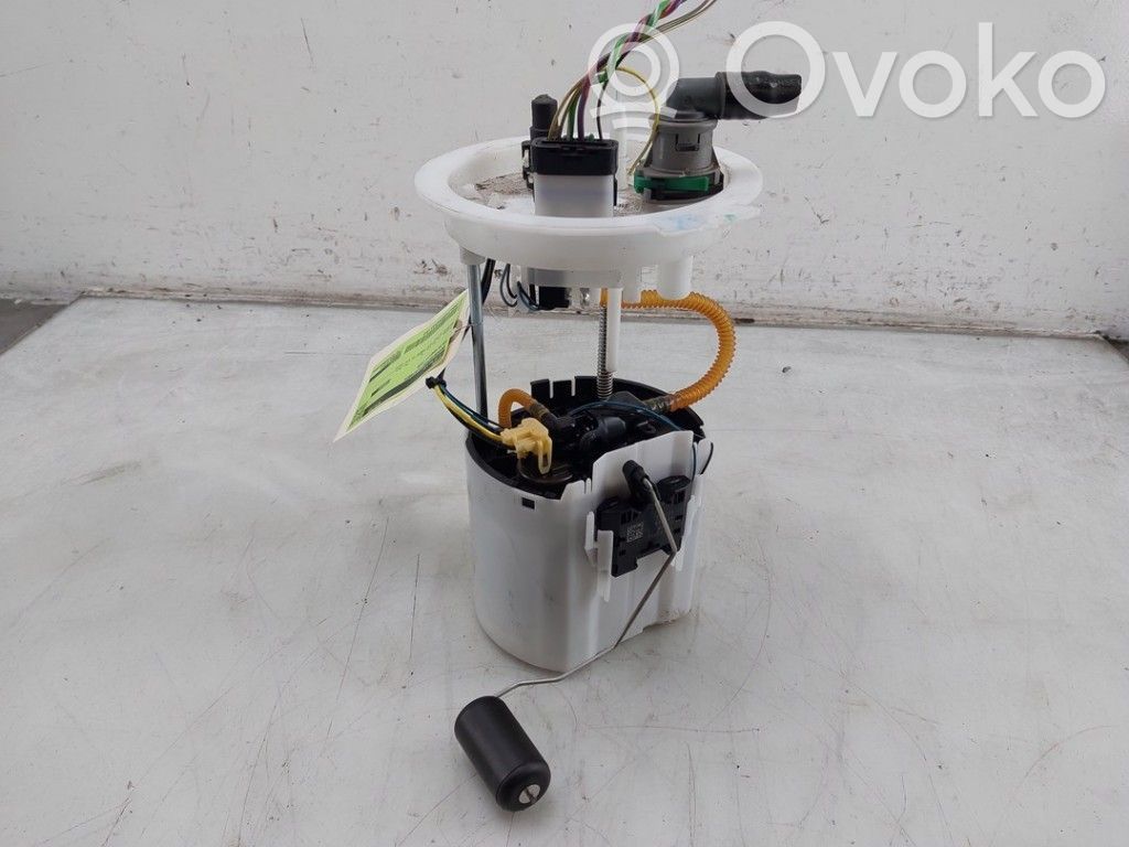 Volvo XC40 Bomba interna de combustible 