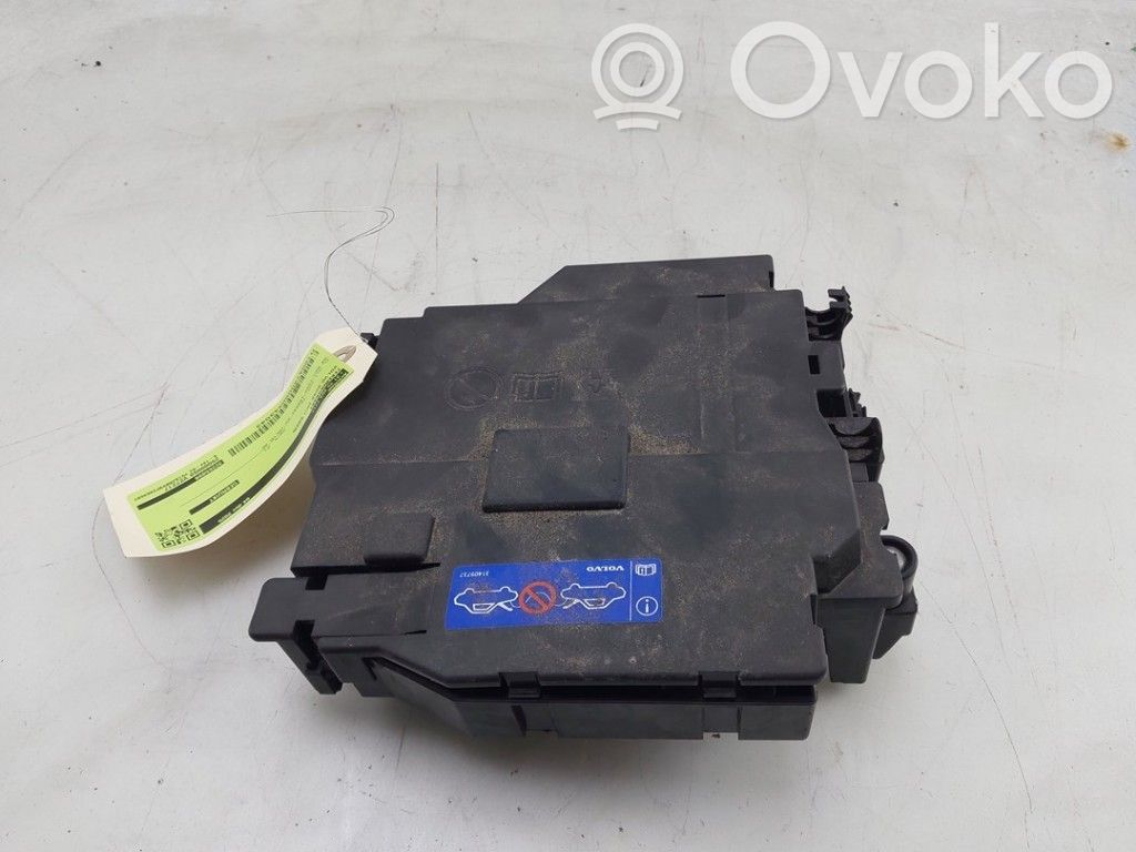 Volvo XC40 Juego de caja de fusibles 