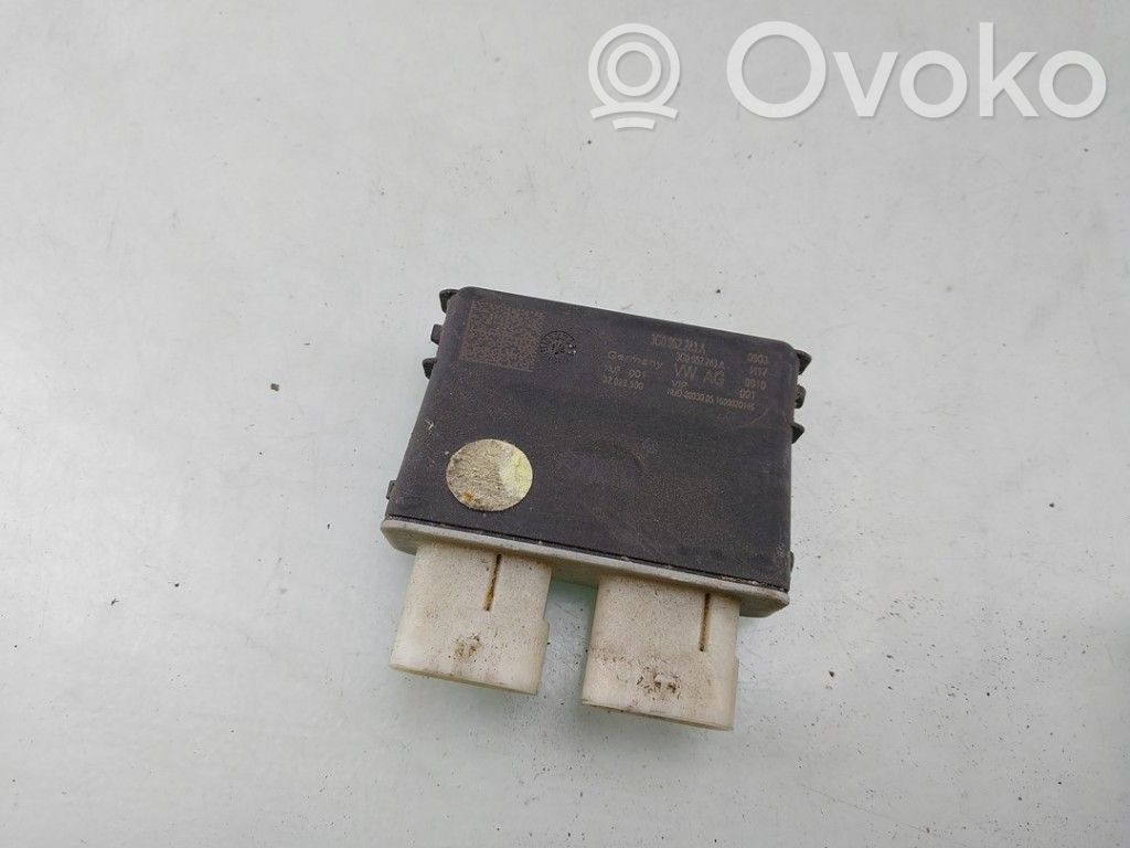 Volkswagen Tiguan Trunk lid opening control unit 
