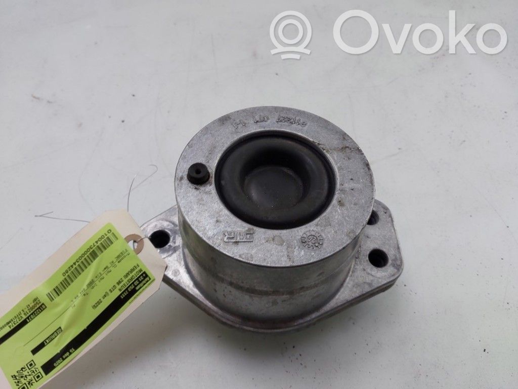 Engine mount bracket   811227071,811227071,00008112270,00008112270,811227,811227071