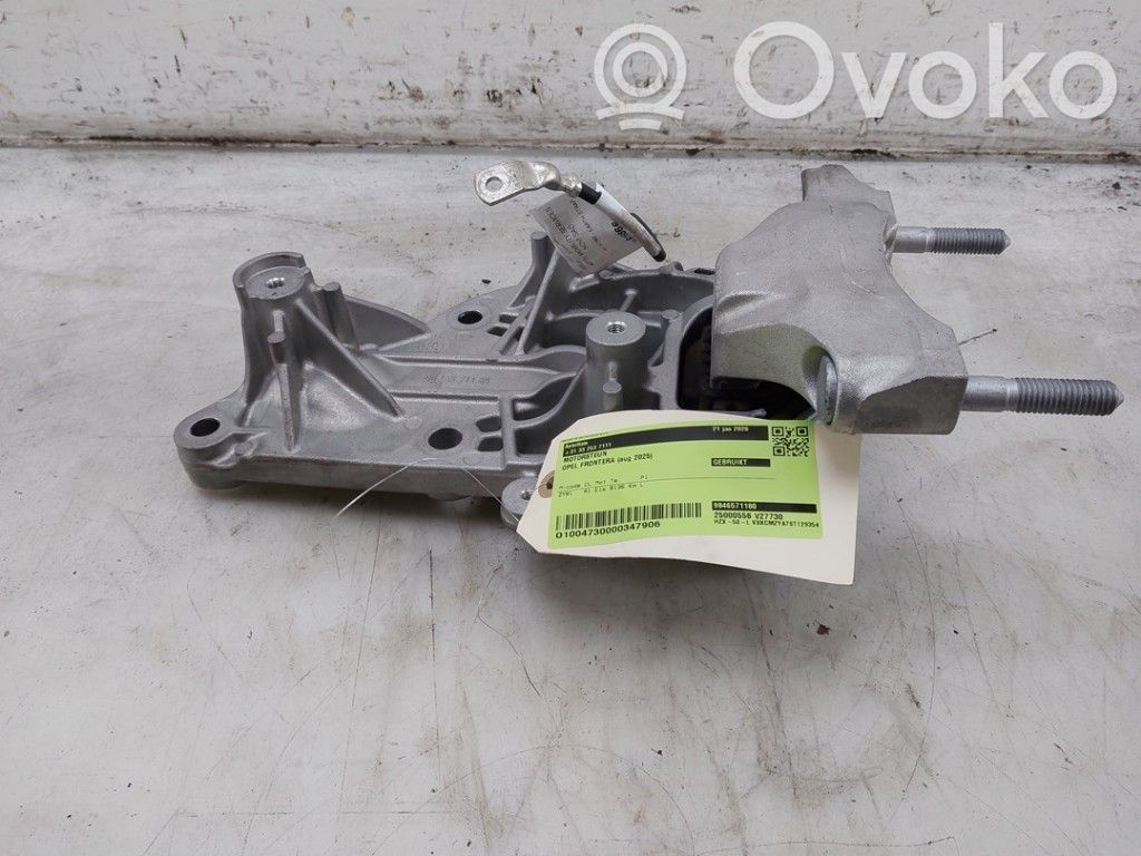 Opel Frontera Engine mount bracket 