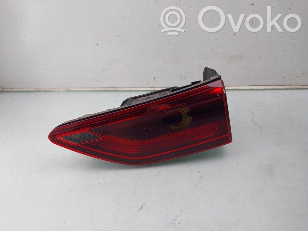 Volkswagen Golf VIII Luci posteriori 