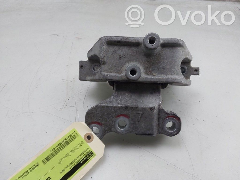 Mitsubishi Outlander Gearbox mounting bracket 