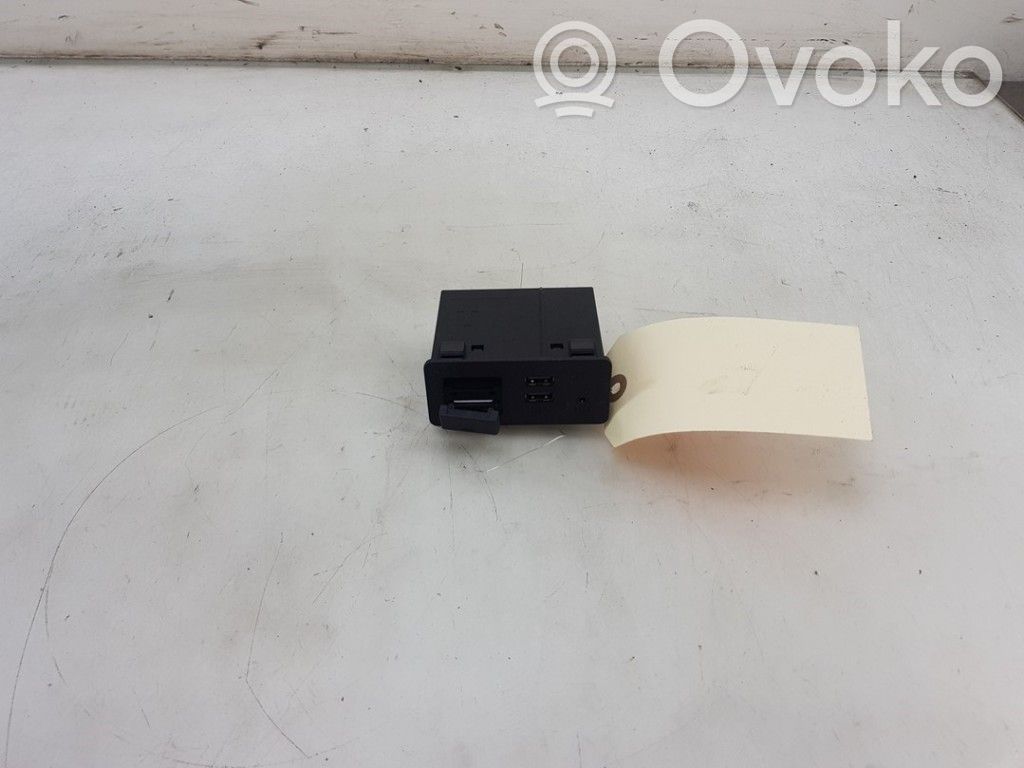 Mazda 6 AUX in-socket connector 