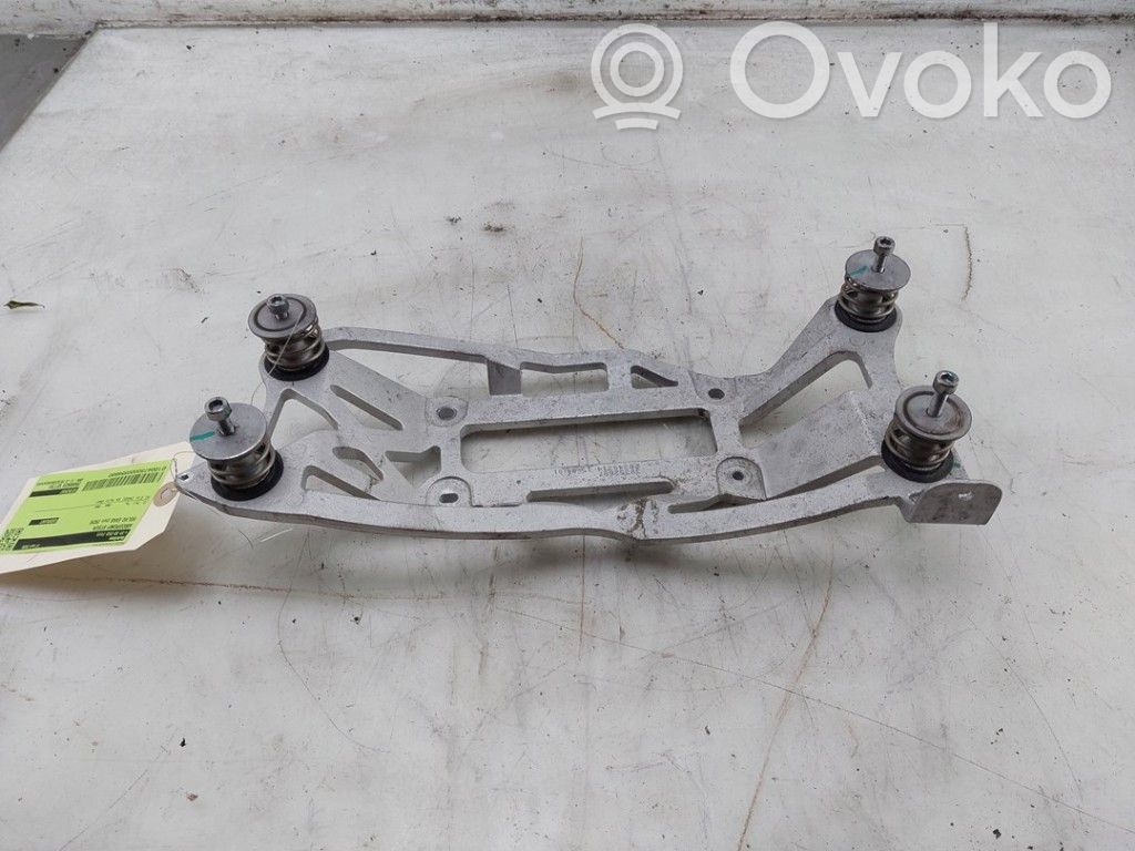 Volvo EX40 Staffa di montaggio del compressore dell’A/C 