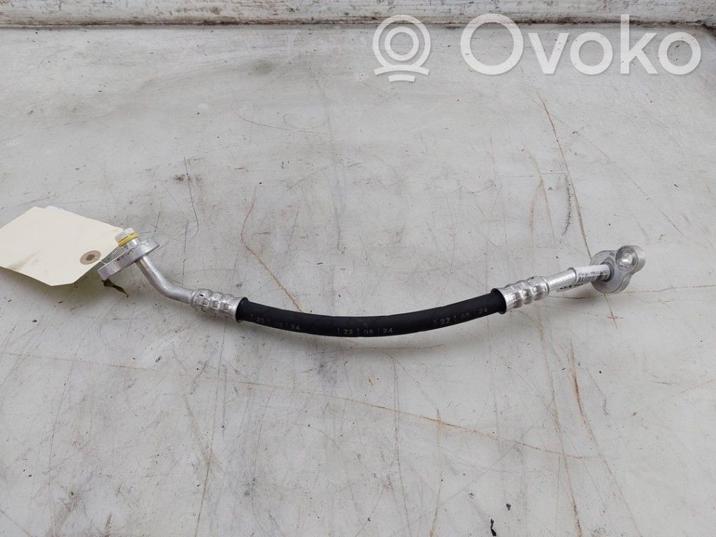 Volvo EX40 Ilmastointilaitteen putki (A/C) 