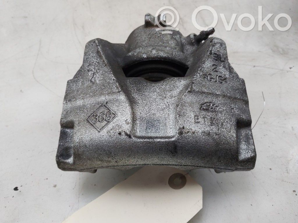 Renault Clio V Передний суппорт 