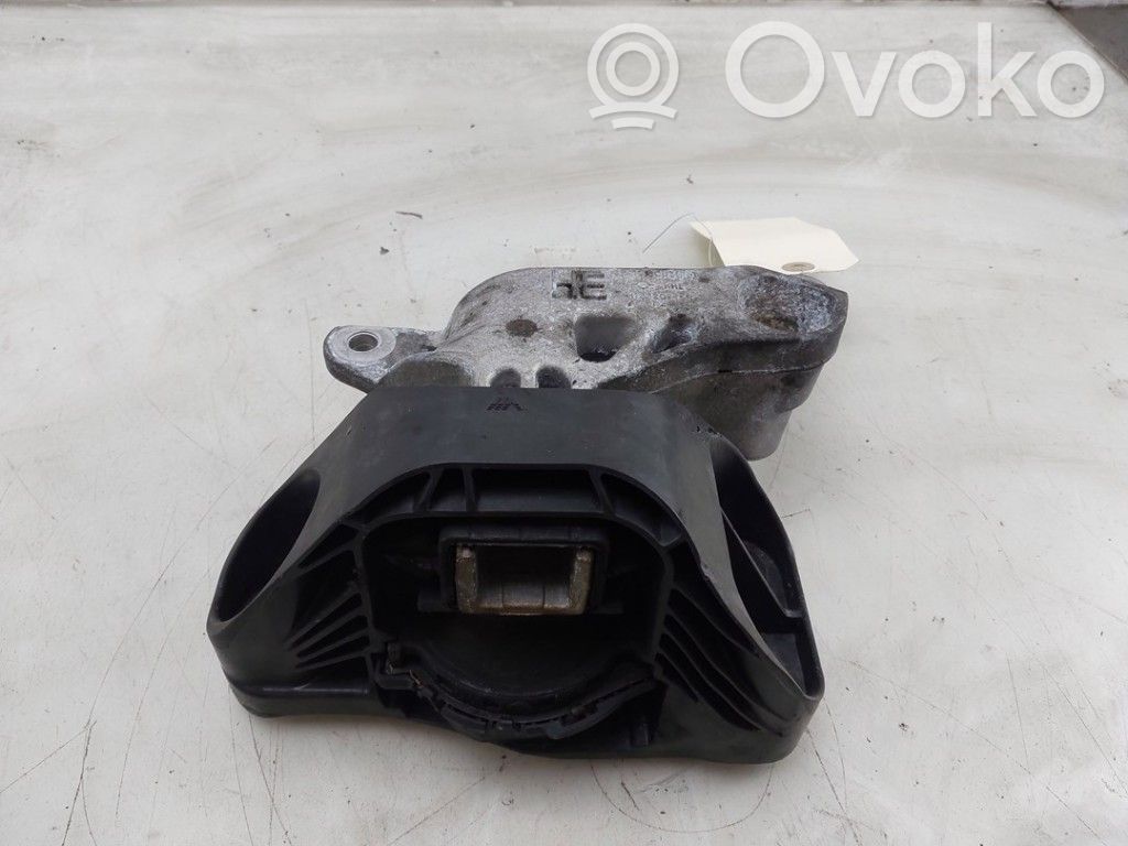 Renault Clio V Engine mount bracket 