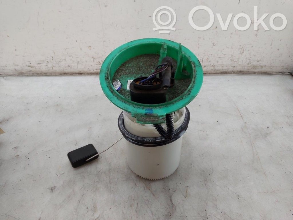 Volkswagen Golf VII Pompa carburante immersa 