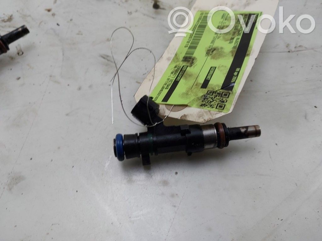Renault Clio IV Wtryskiwacz paliwa 