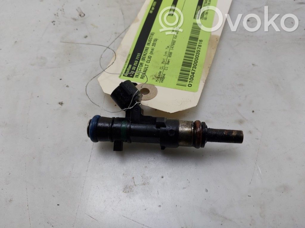 Renault Clio IV Wtryskiwacz paliwa 