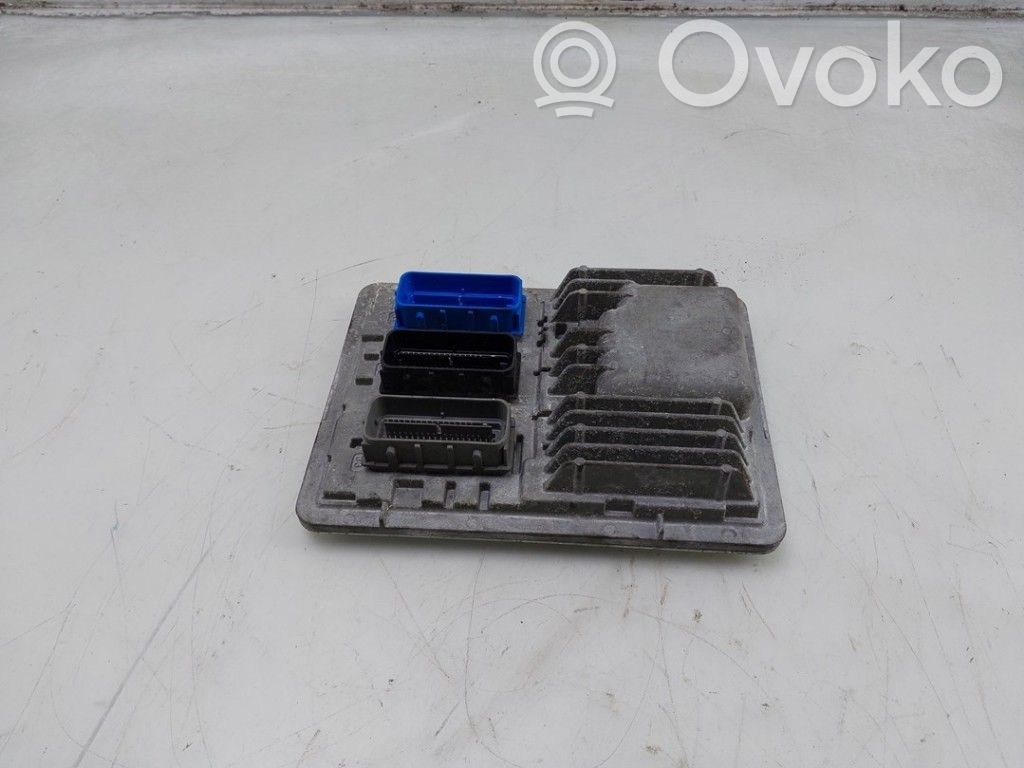 Opel Astra K Variklio valdymo blokas 
