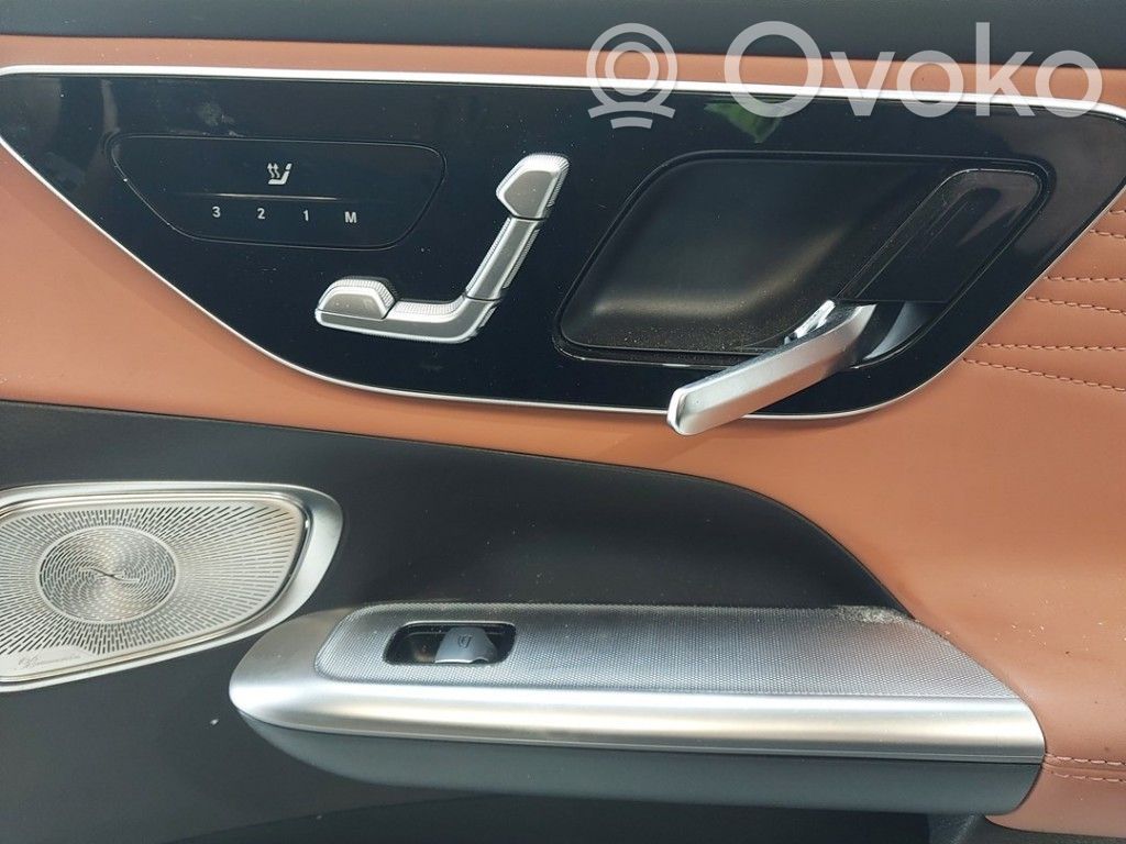 Mercedes-Benz GLC C254 Etuoven verhoilu 