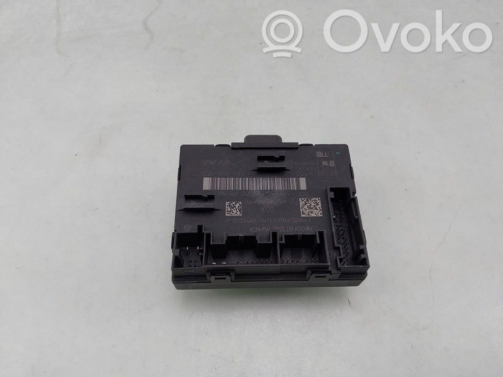 Volkswagen PASSAT B8 Unidad de control/módulo del bloqueo de puertas 