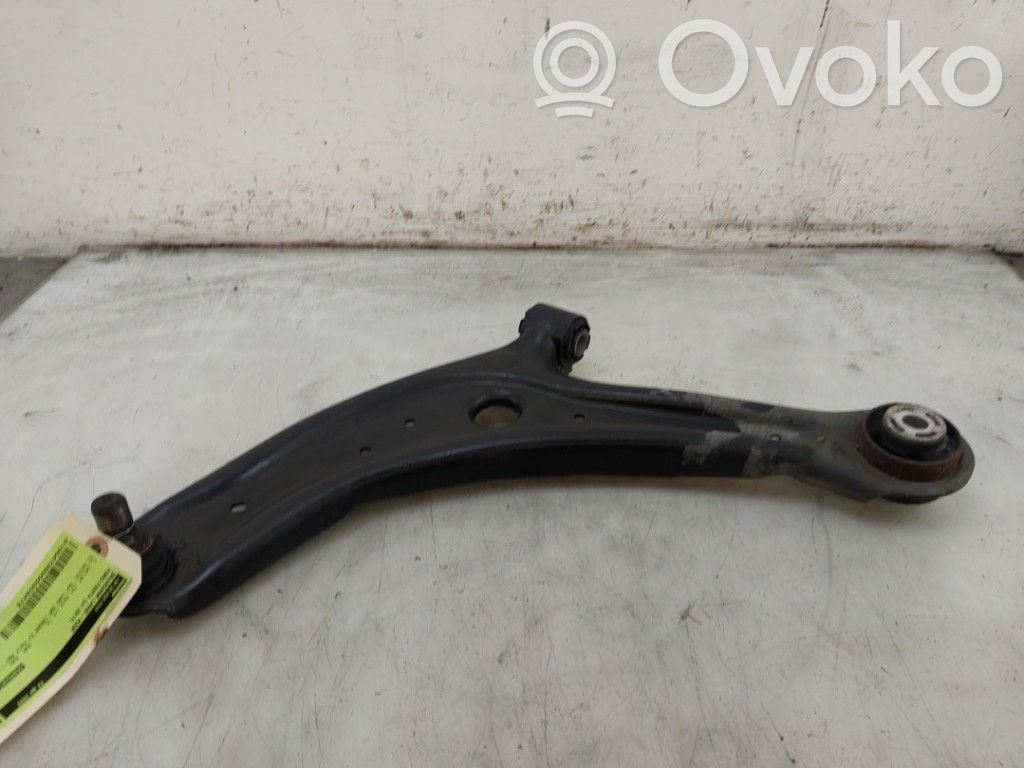 Ford Fiesta Wahacz przedni 
