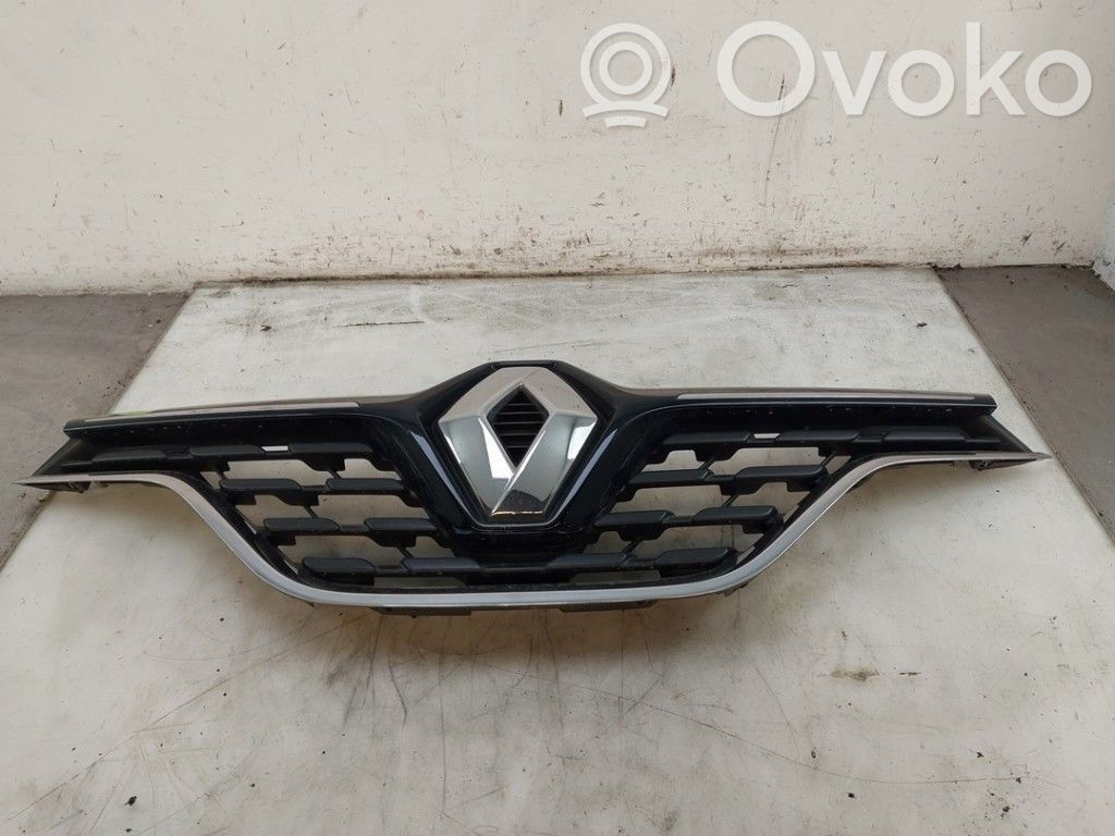 Renault Captur Front grill 