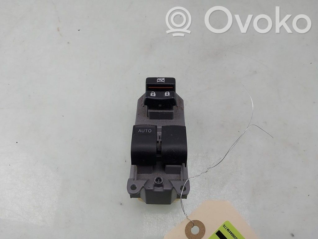 Toyota Yaris Interruttore di controllo dell’alzacristalli elettrico 