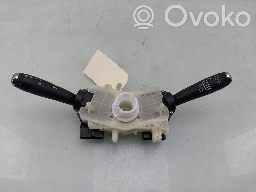 Dacia Spring Steering wheel buttons/switches 