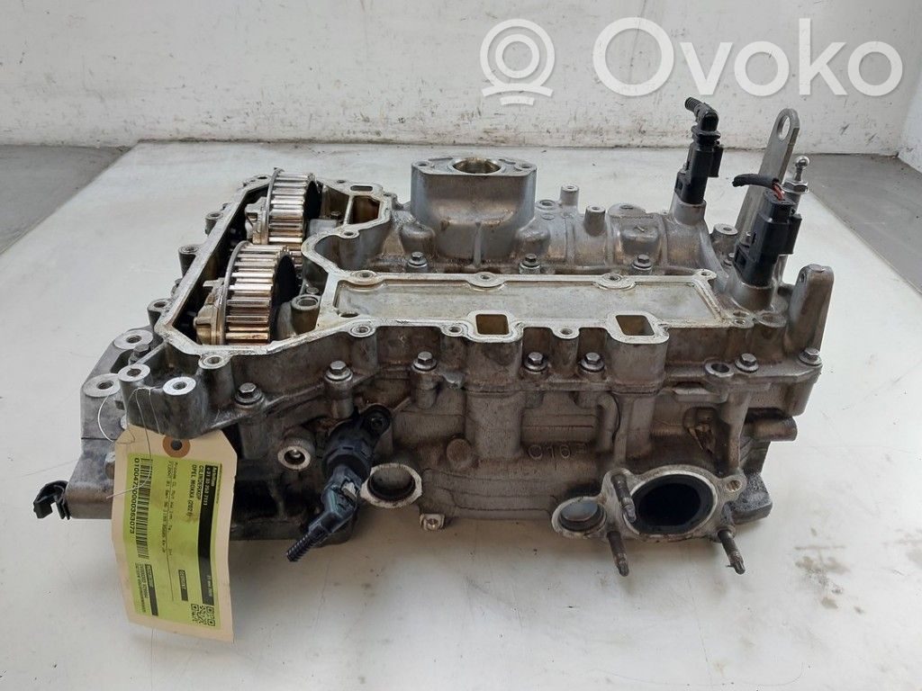 Opel Mokka B Engine head 