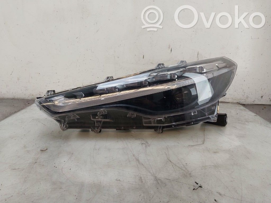 Toyota Corolla Cross Lampa przednia 