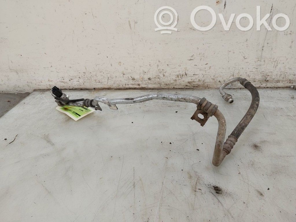 Renault Trafic III (X82) Conductă/furtun aer condiționat (A/C) 