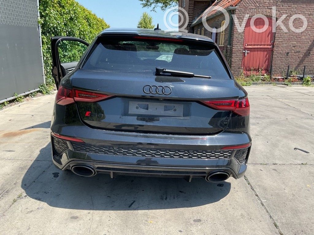 Audi RS3 8Y Couvercle de coffre 