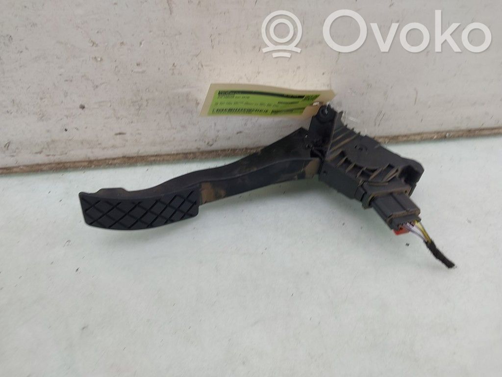 Volkswagen Tiguan Accelerator throttle pedal