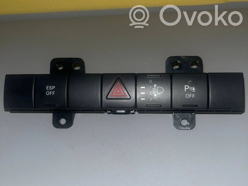 Chrysler Sebring (JS) Hazard light switch 