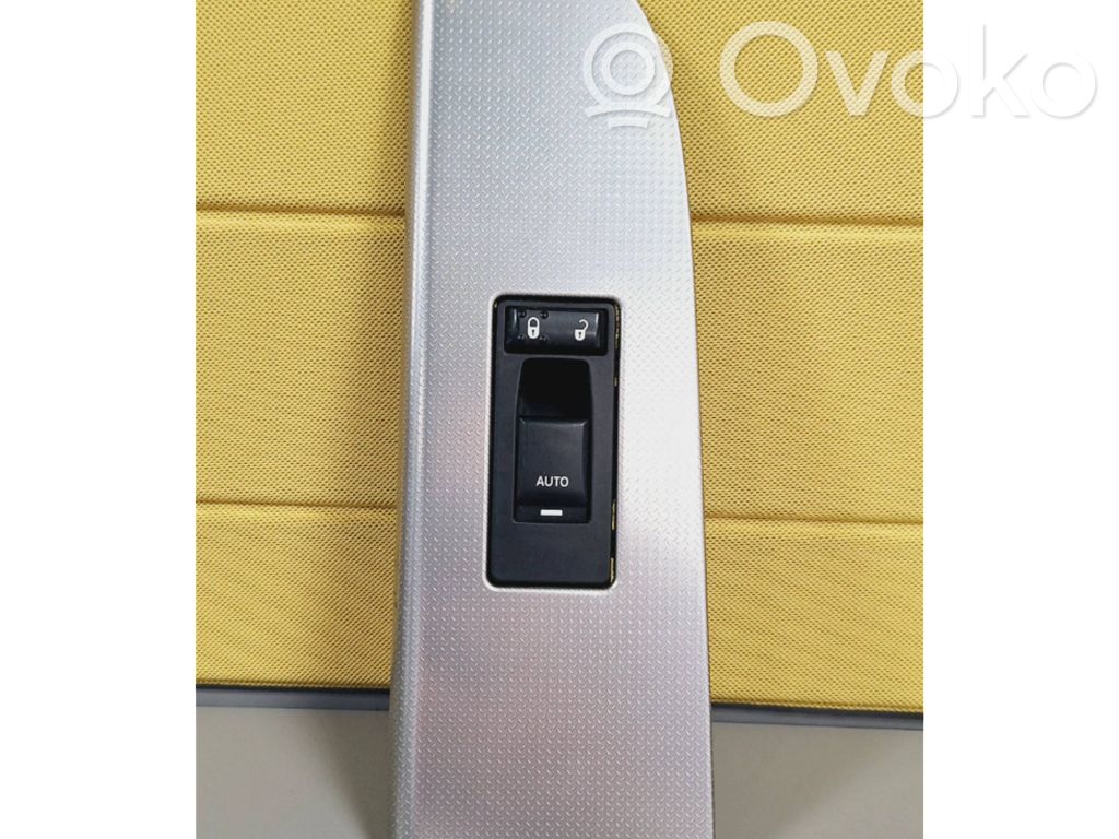 Jeep Grand Cherokee (WK) Electric window control switch 